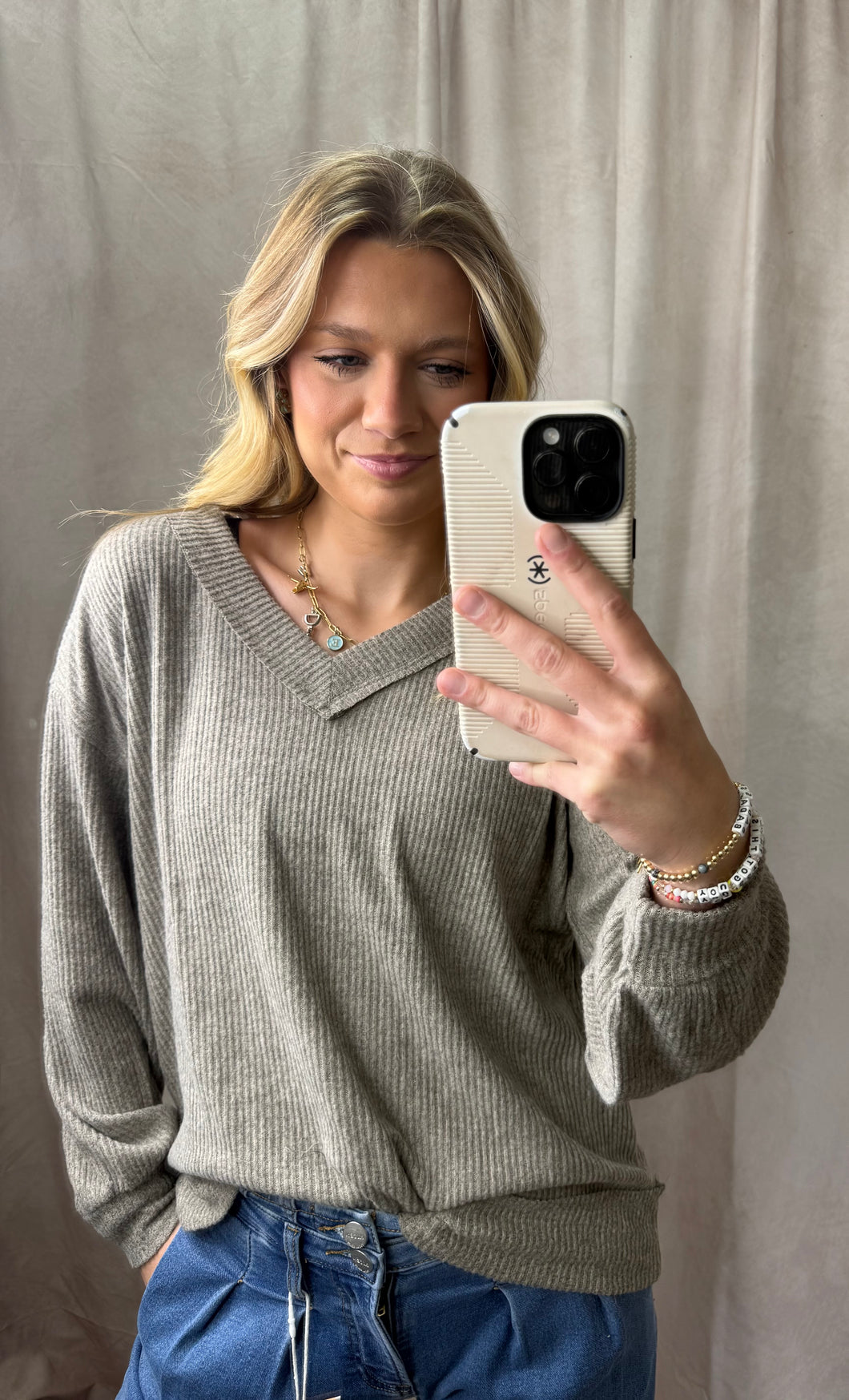 Waffle Knit V-Neck Basic