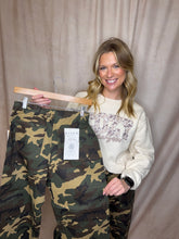 Load image into Gallery viewer, Camo Pant