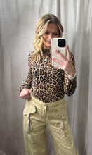 Load image into Gallery viewer, Khaki Cargo Pant