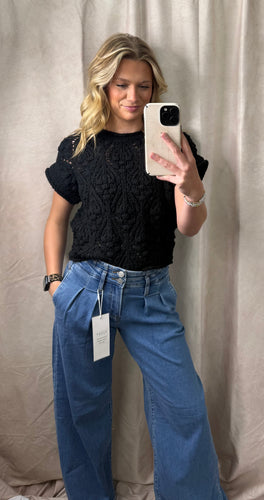 Mid Rise Pleated Jean
