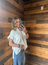 Load image into Gallery viewer, Everyday Airflow Button UP