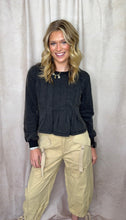 Load image into Gallery viewer, Black Pleated Long Sleeve