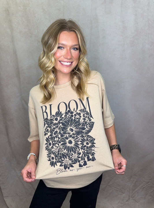 Bloom as you are Oversized Graphic Tee