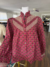 Load image into Gallery viewer, Wine Floral Smocked Top